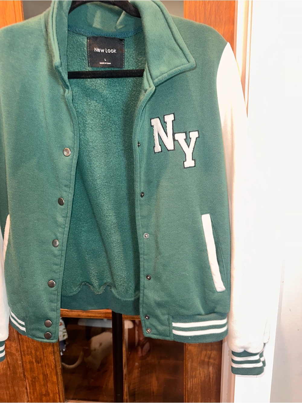 Yankees Size Large Women's New Look Green and White NY Varsity Jacket - Picture 4 of 10